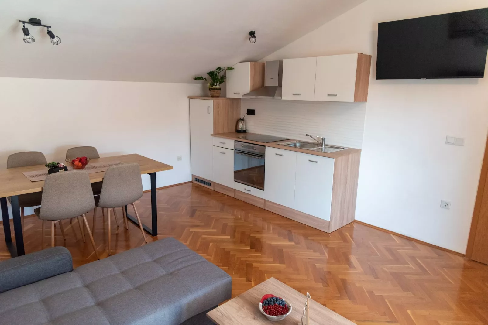 Kastel Gomilica Cozy and Stylish Apartments near the Sea - Classic One Bedroom Apartment (owner II)