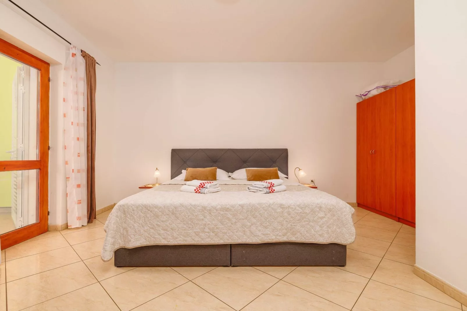 Wonderful Krk Island Stay: Shared Pool, Grill Patio, and Nearby Beaches - Studio Apartment