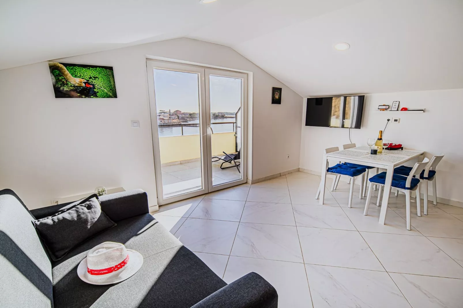 Sleek and Stylish Umag Apartments with Sea View - Two Bedroom Apartment with Terrace (owner 2)