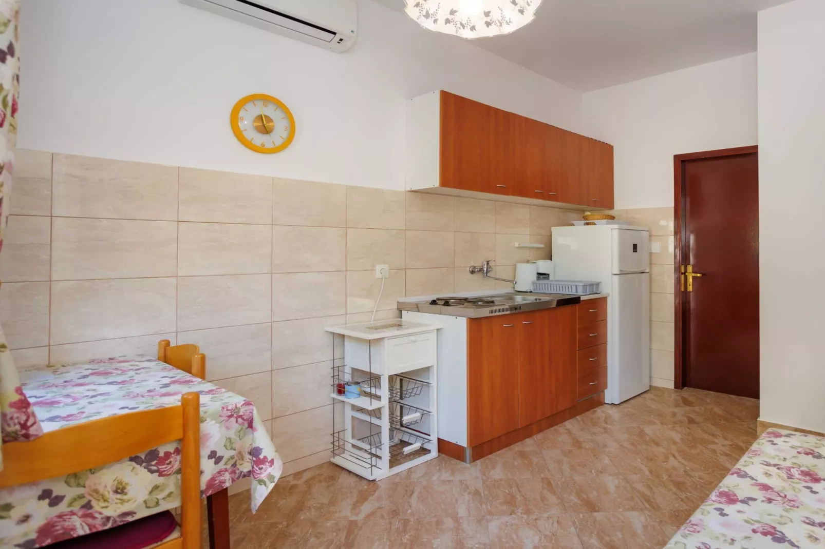 Beachfront Cozy Krk Apartment with Balcony - One Bedroom Apartment with Balcony