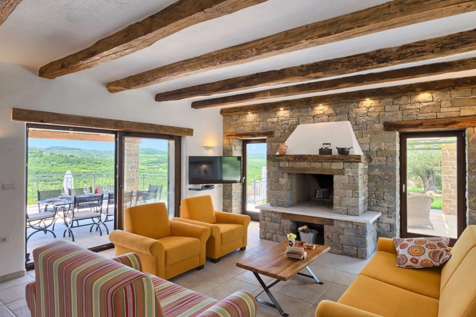 Authentic Villa Banić - Four Bedroom Villa With Pool