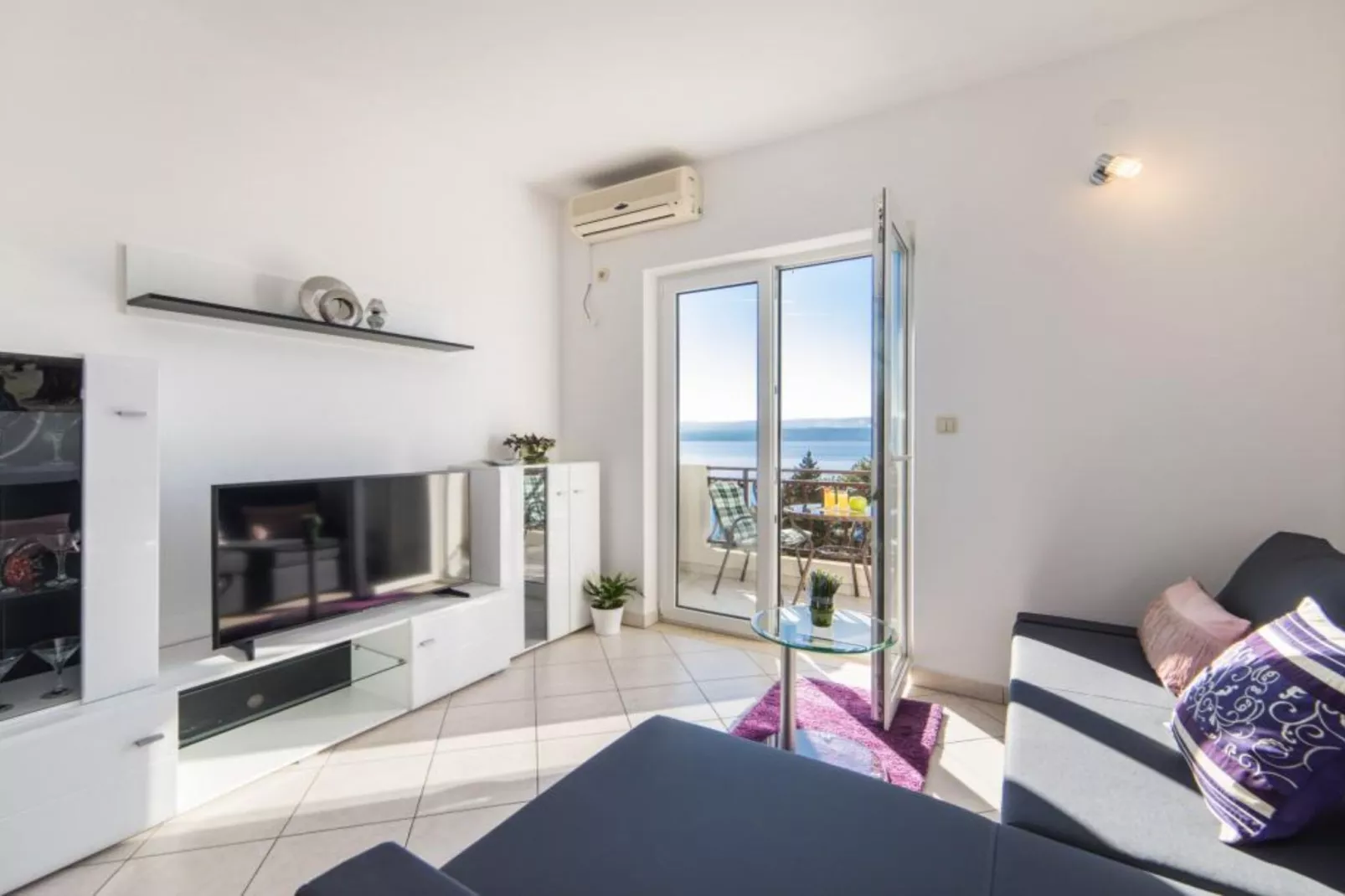 Apartments Tafra - One Bedroom Apartment 1