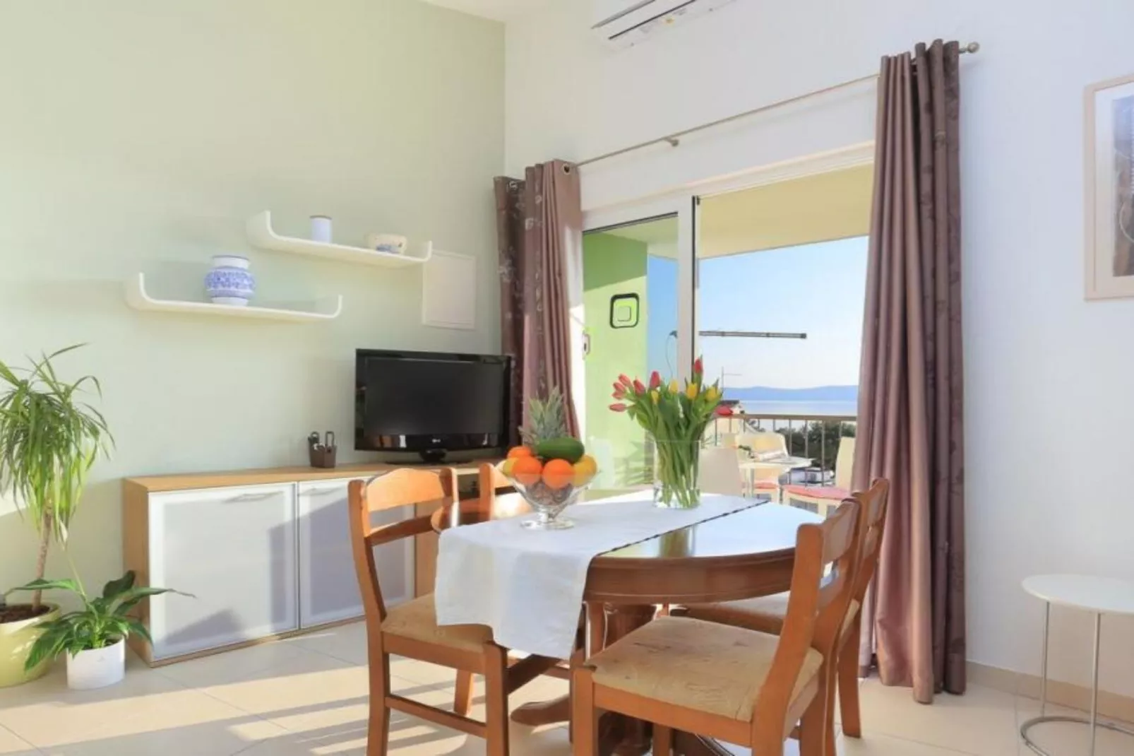 Apartments Roščić -  Classic Two Bedroom Apartment with Balcony and Sea View