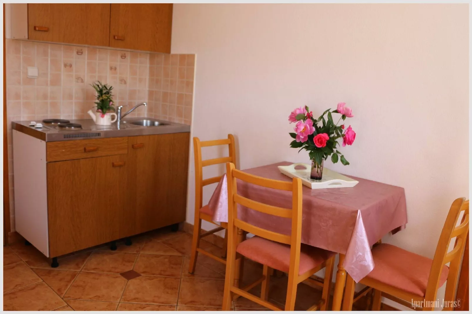 Apartments Juras - Studio Apartment with Balcony and Side Sea View (Tea)