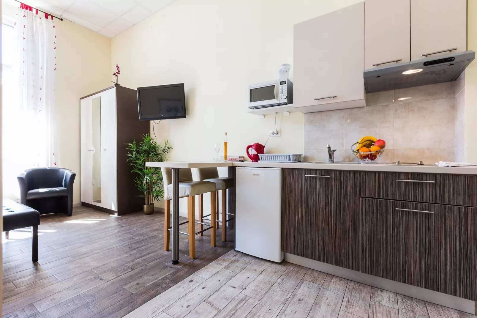Charming and Historic Old Town Apartments - Studio Apartment