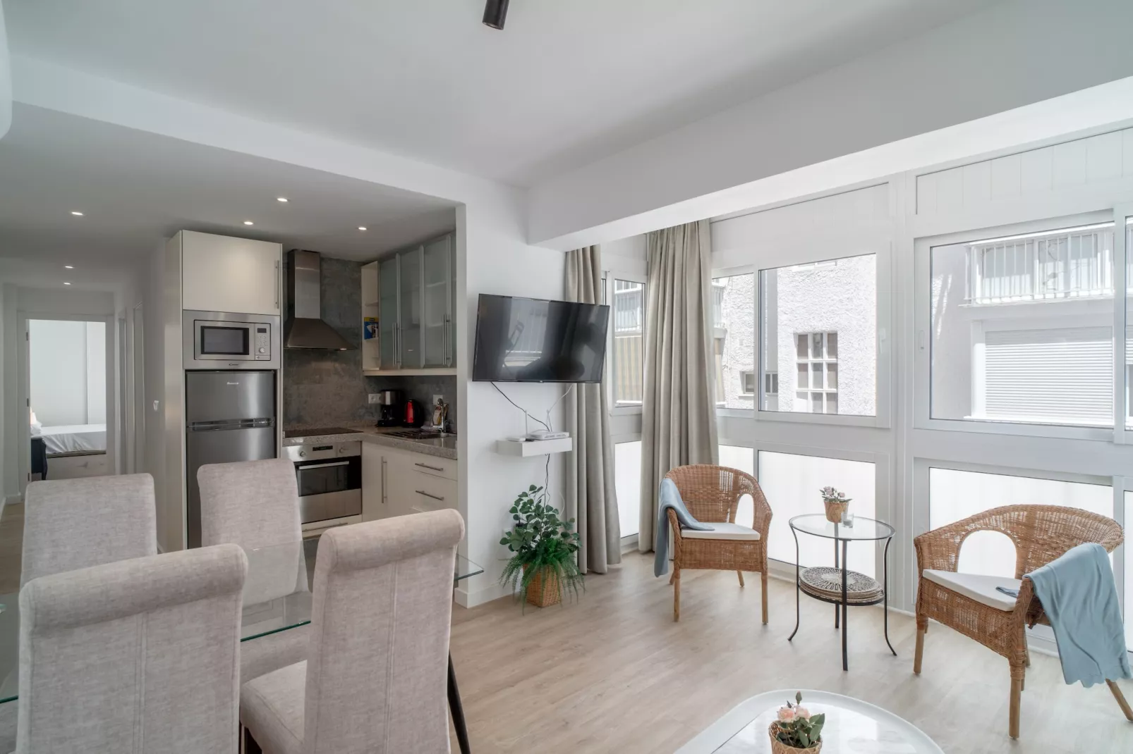 Gaviota 3º3 Central Living by Casasol