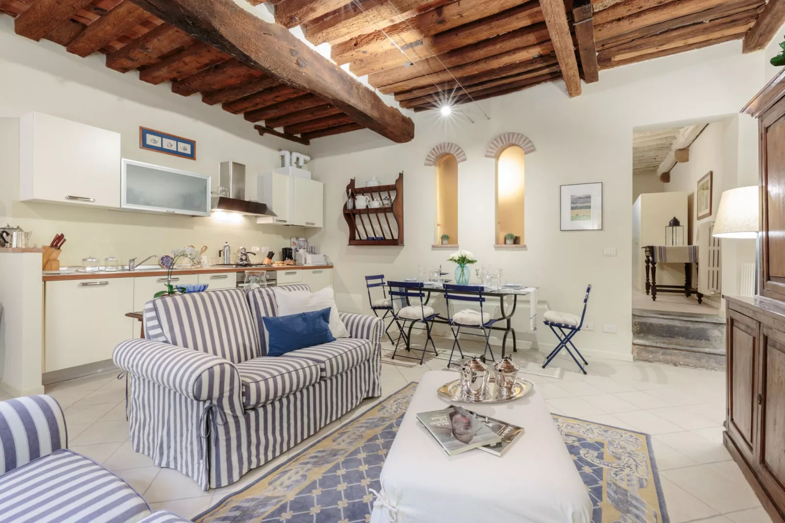 The 1400's Apartment