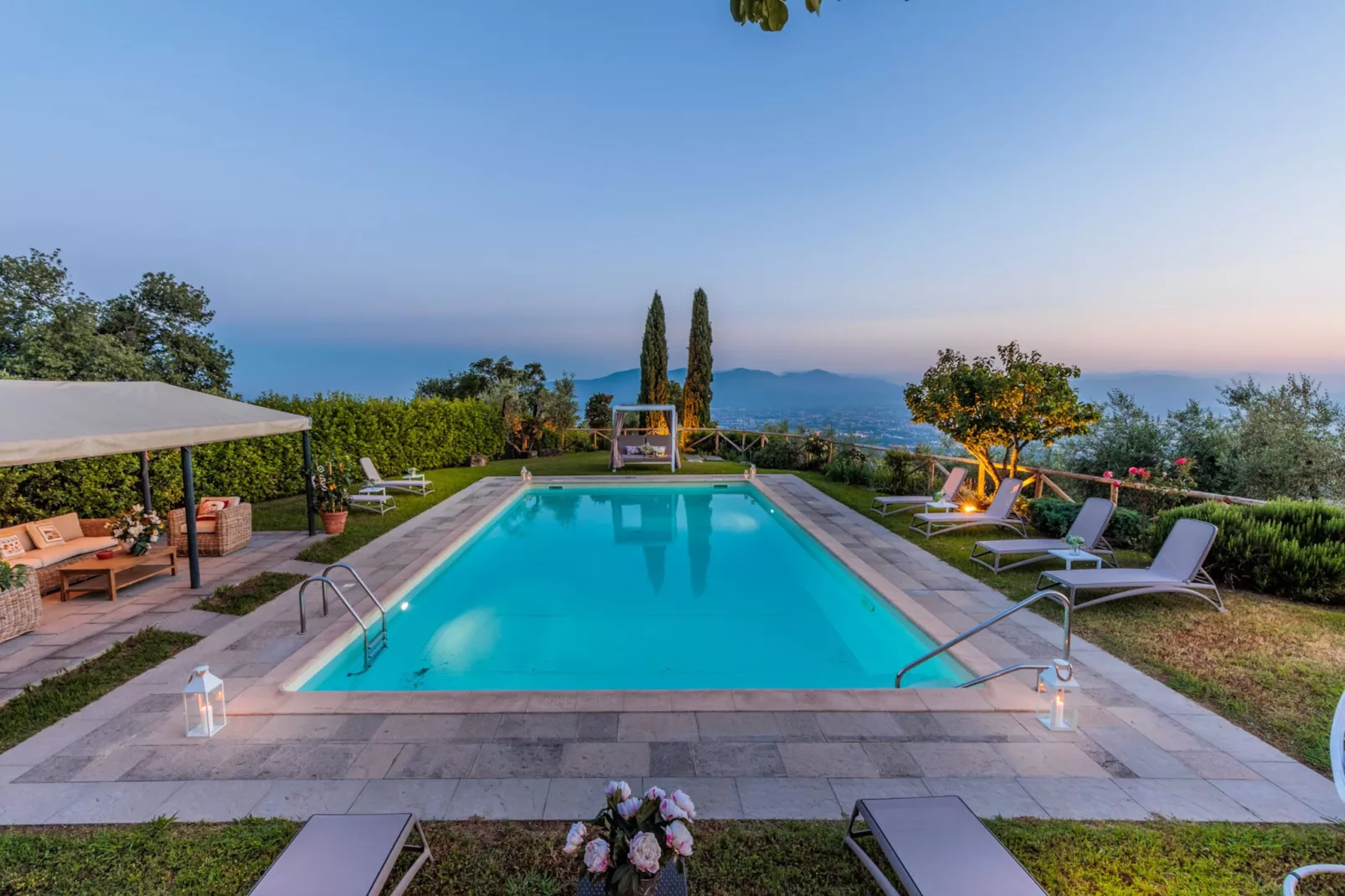 Tuscan Fizz Villa, a Vineyards Retreat