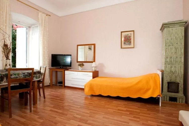 Villa Iveta - Triple Room with Private External Bathroom (Marija)