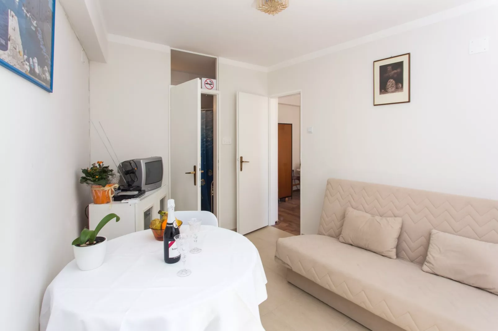 Apartments Ljubimir - Comfort One-Bedroom Apartment with Shared Terrace - Nono