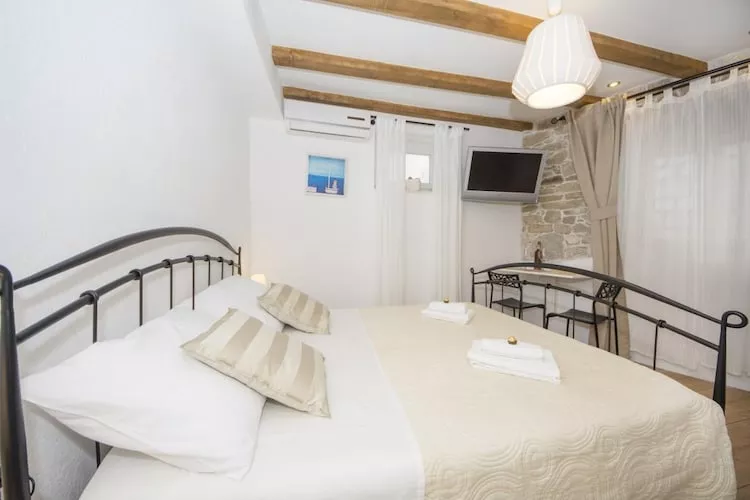 Apartments Stone Elegance (ST) - Studio Apartment (Rudula)