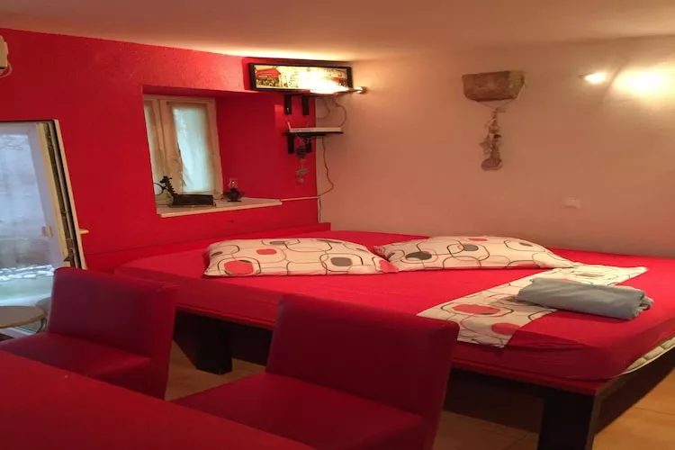Apartments Elena (ST) - Studio Apartment A2 (Red)