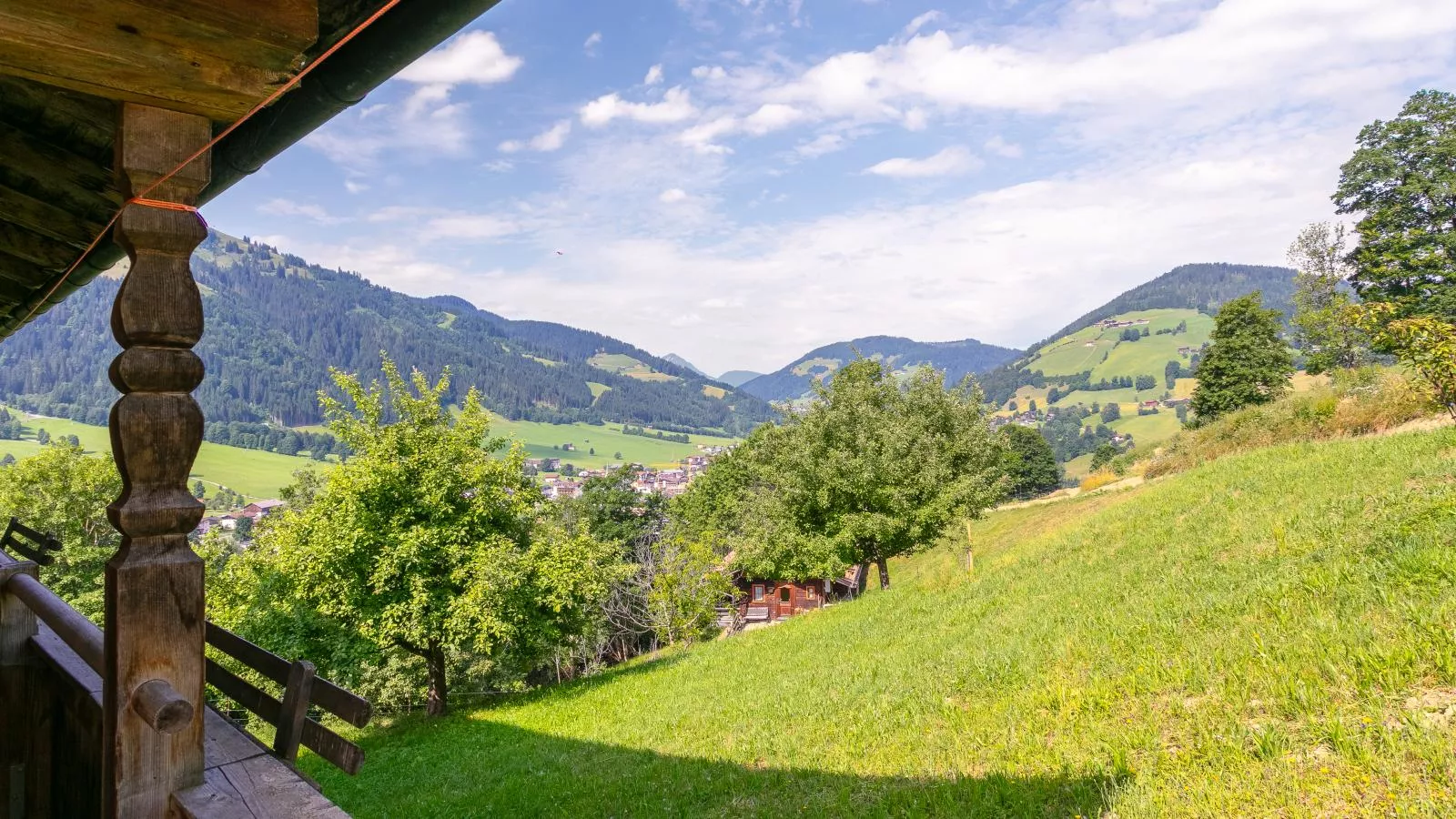 Zaustoi Altes Haus-View in summer