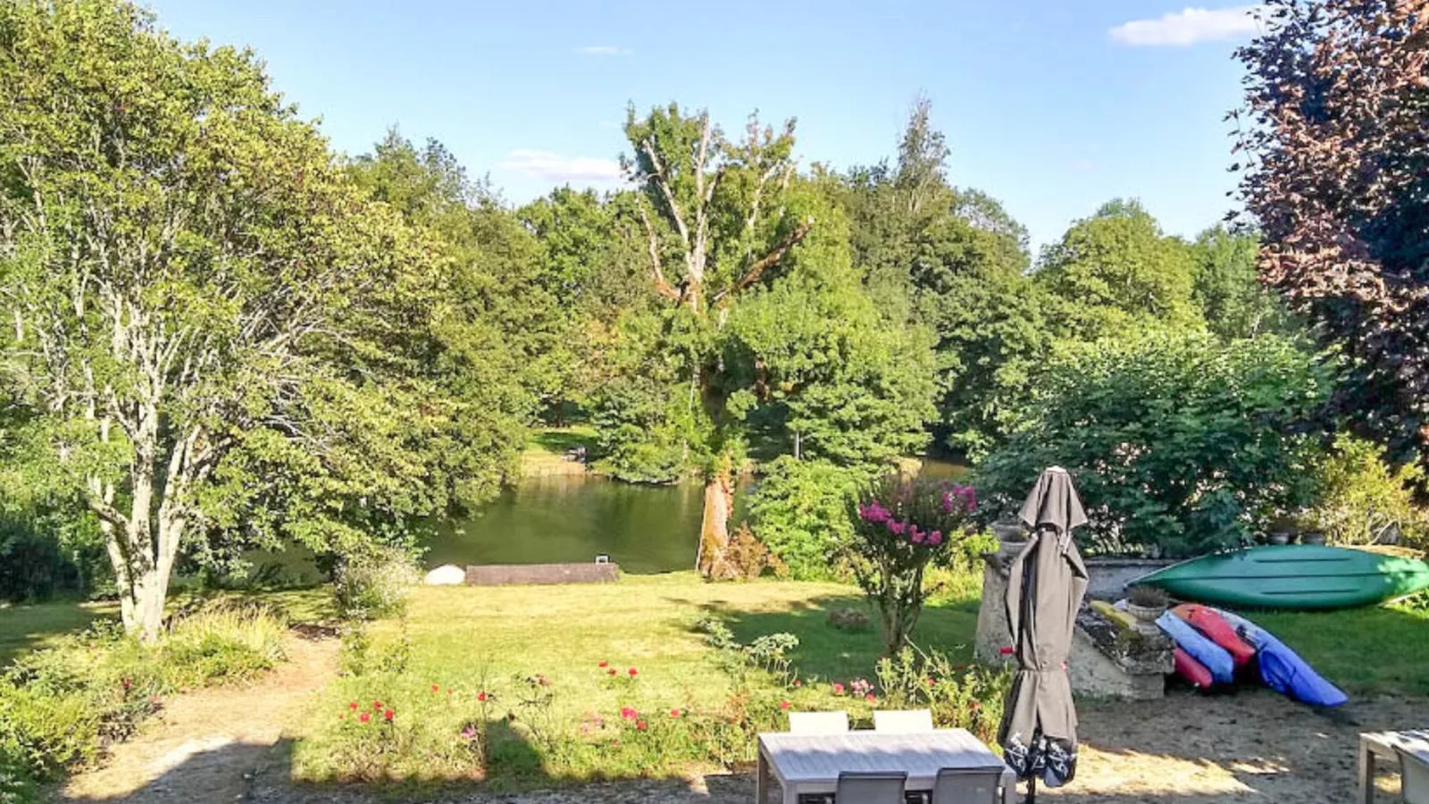 Gîte Côté Rivière-Gardens summer