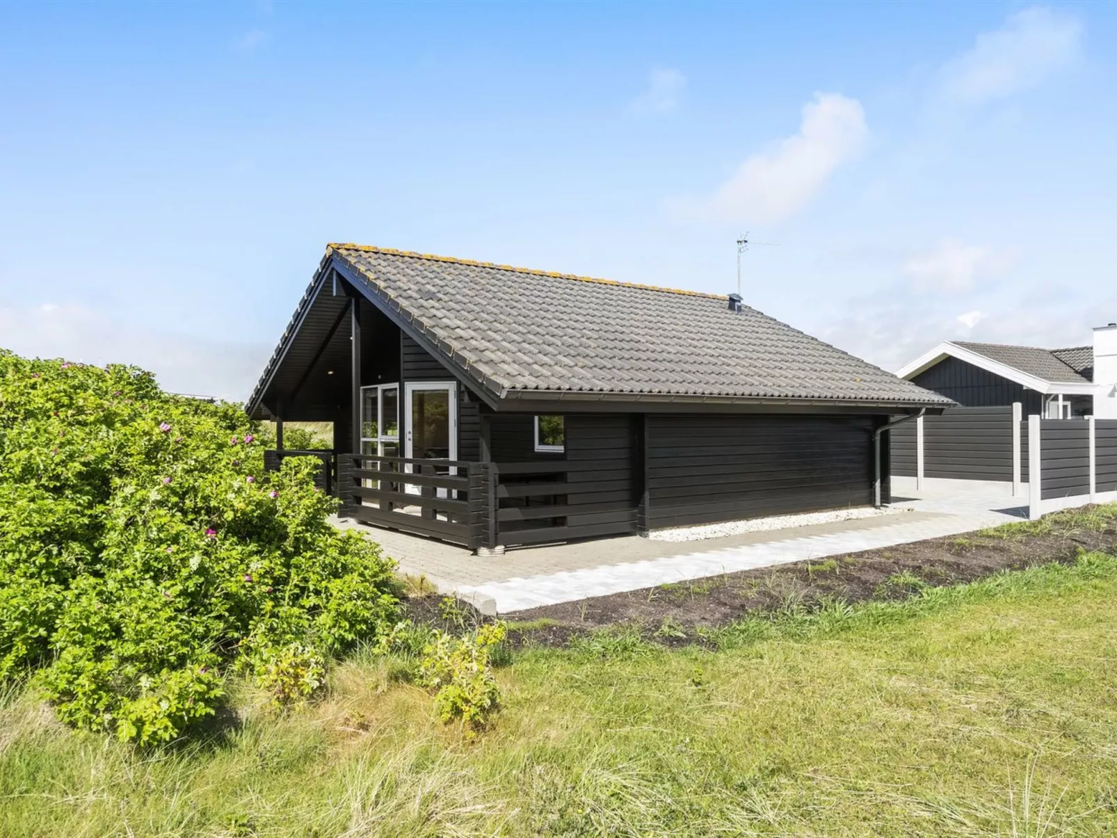 "Georg" - 200m from the sea