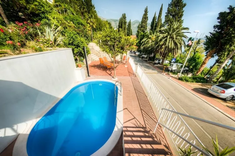 Guest House Villa Nina- Studio with Terrace and Partial Sea View (S5 - bungalov)