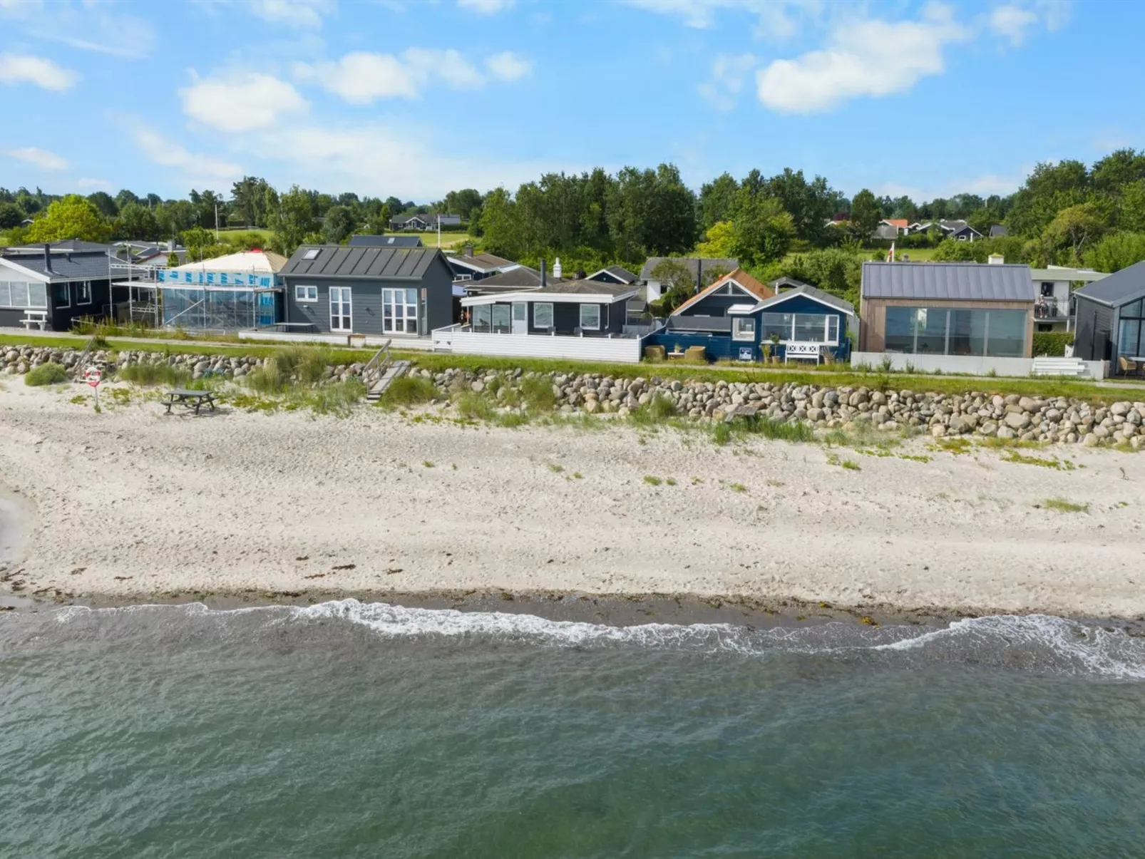"Folkhart" - 10m from the sea