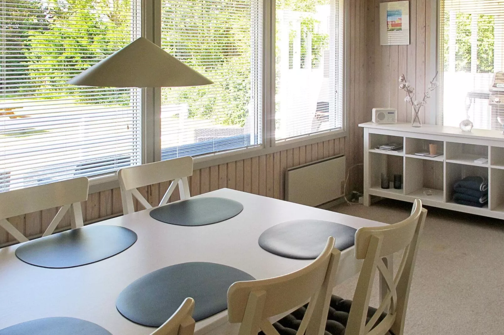 Tranquil Oasis in Hummingen-By Traum-Indoor