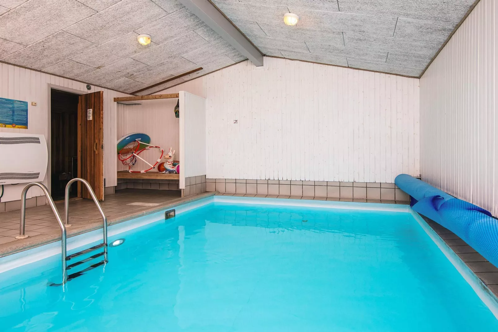 6 Personen Ferienhaus in Knebel-By Traum-Schwimmbad