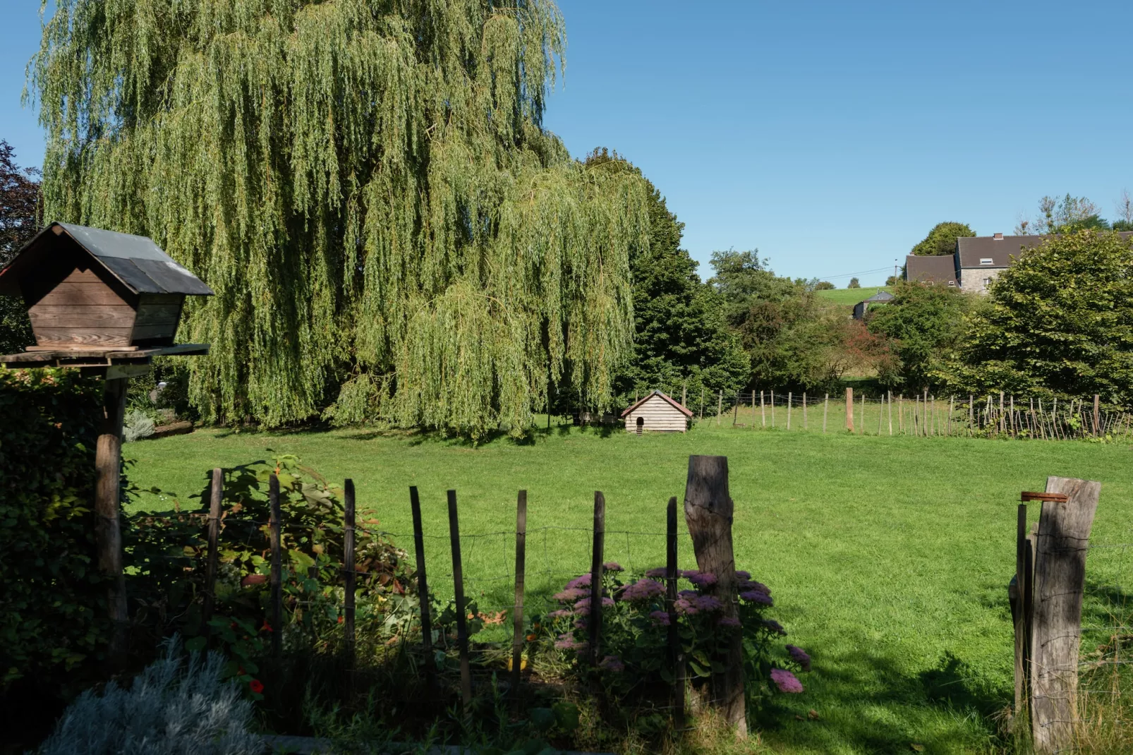 L'Escarlotte-Gardens in summer