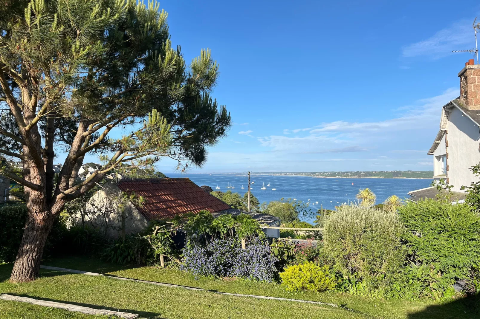 Holiday home Perros-Guirec-View in summer