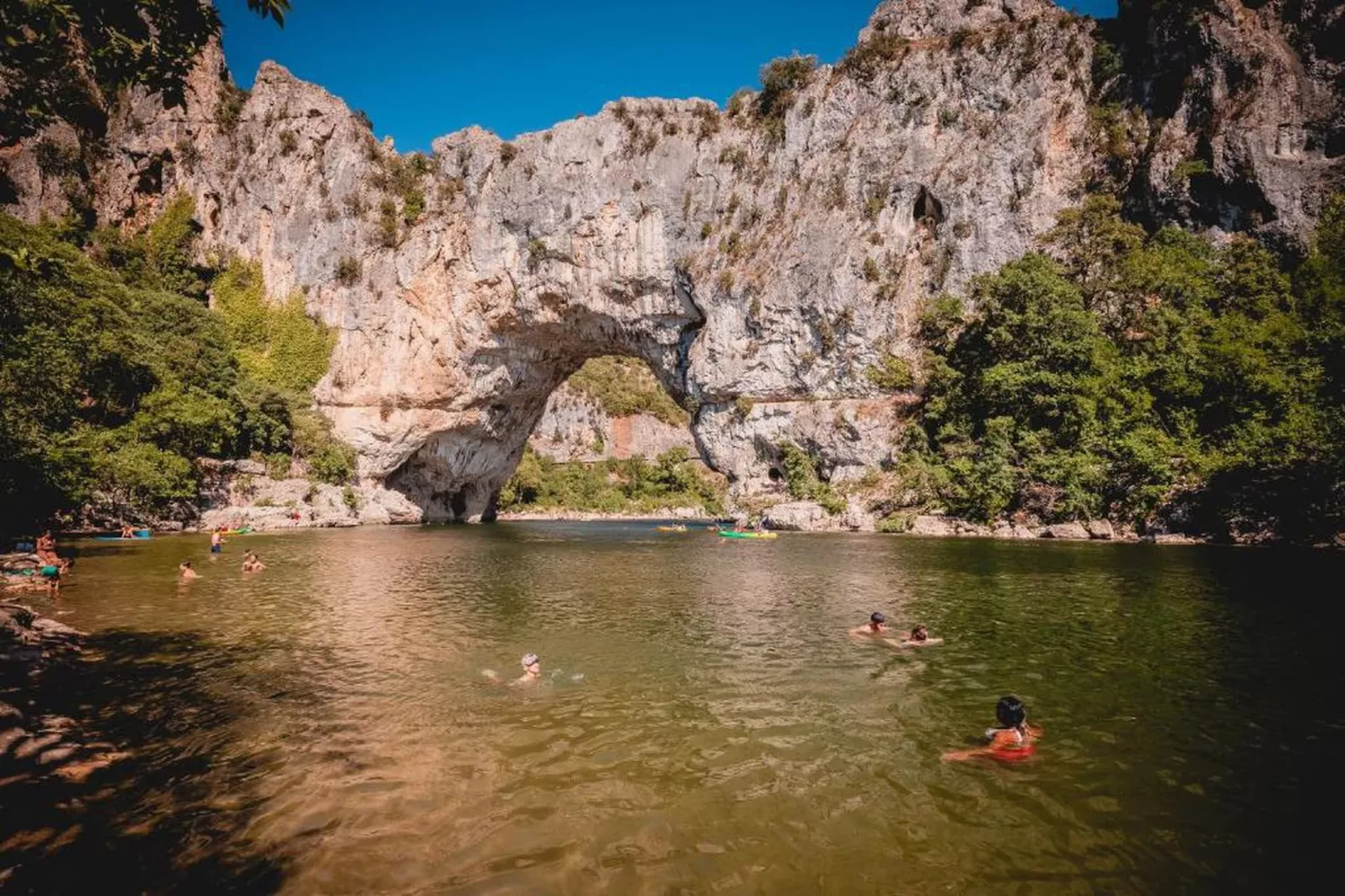 Les Sources de Manon 2-Areas within 20km in summer