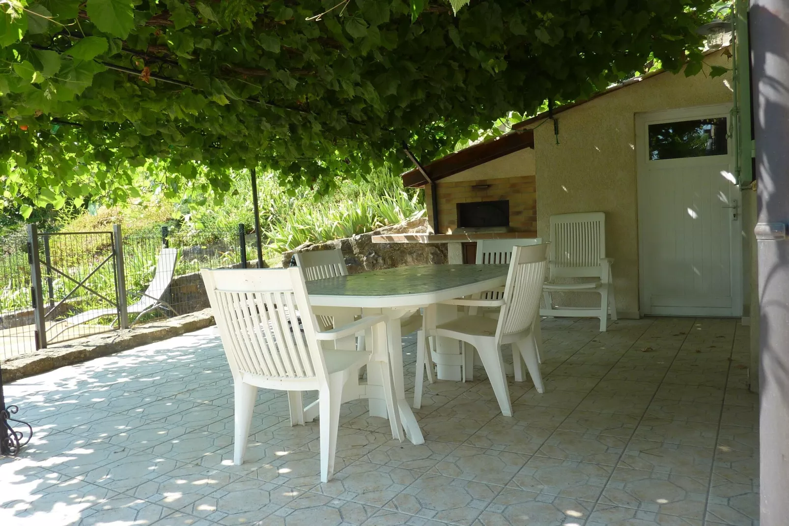 Maison de village-Terrasse/Balkon