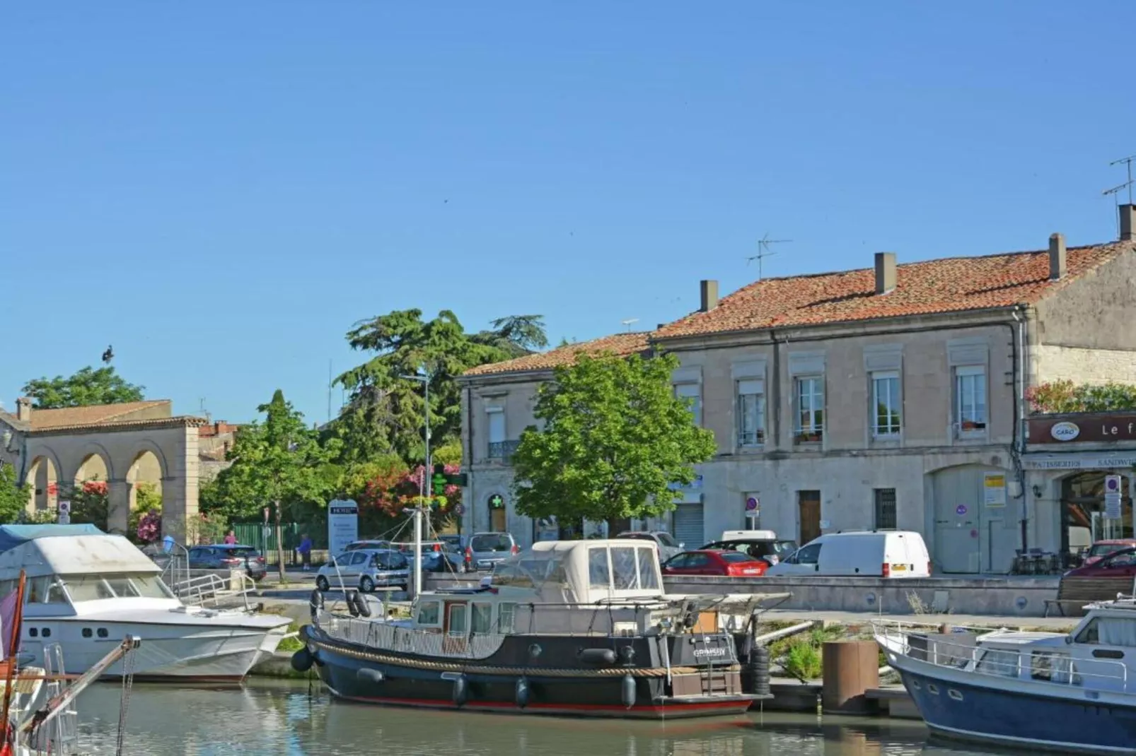 Courry Gem: Pool & Charme-Gebiete Sommer 5 km