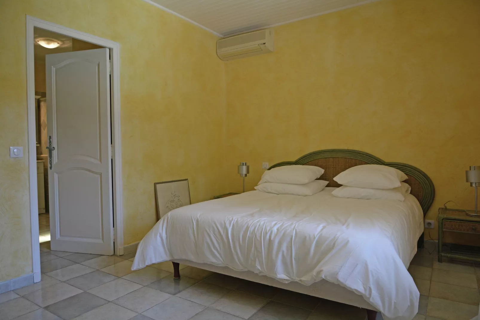 La maison des Écureuils-Bedroom