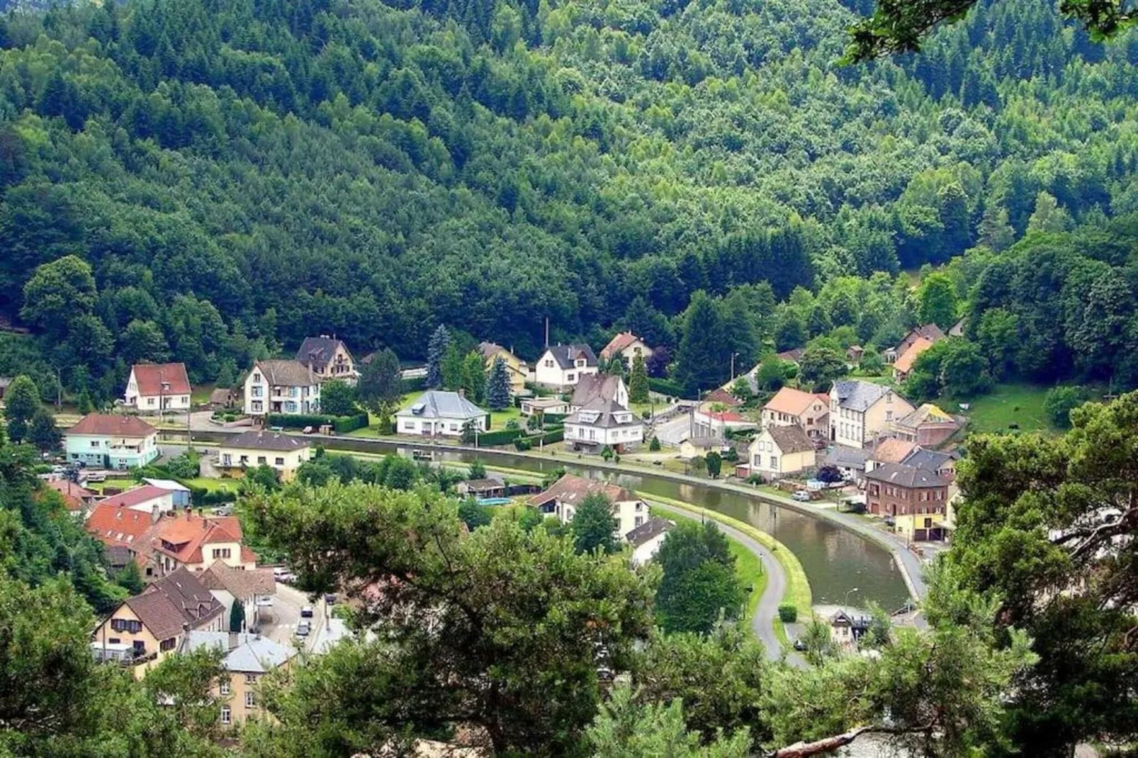 GITE ARC EN CIEL/MARTIN-Zones été à 20 km