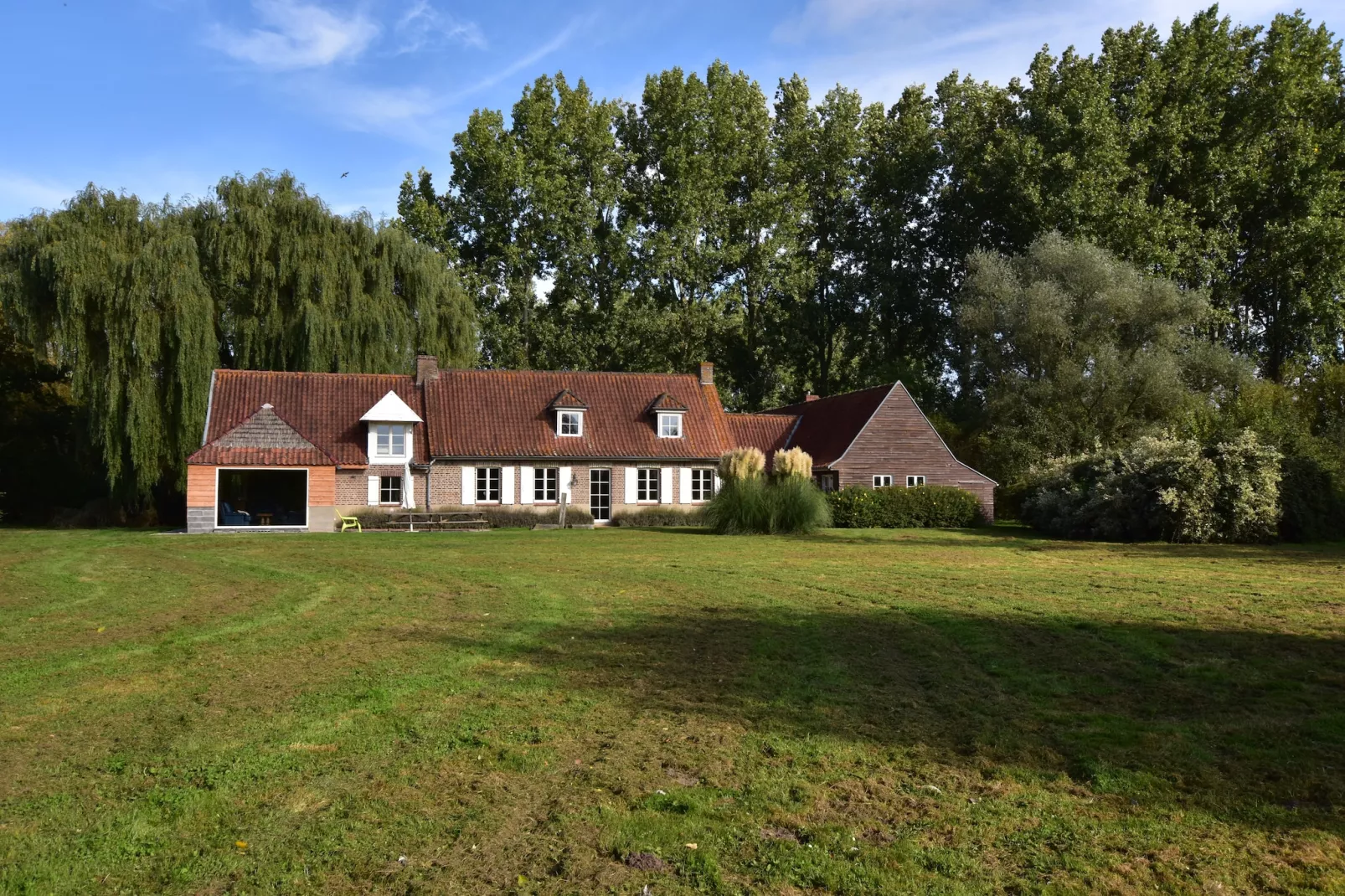 Domaine Les Ziettes-Exterior in summer