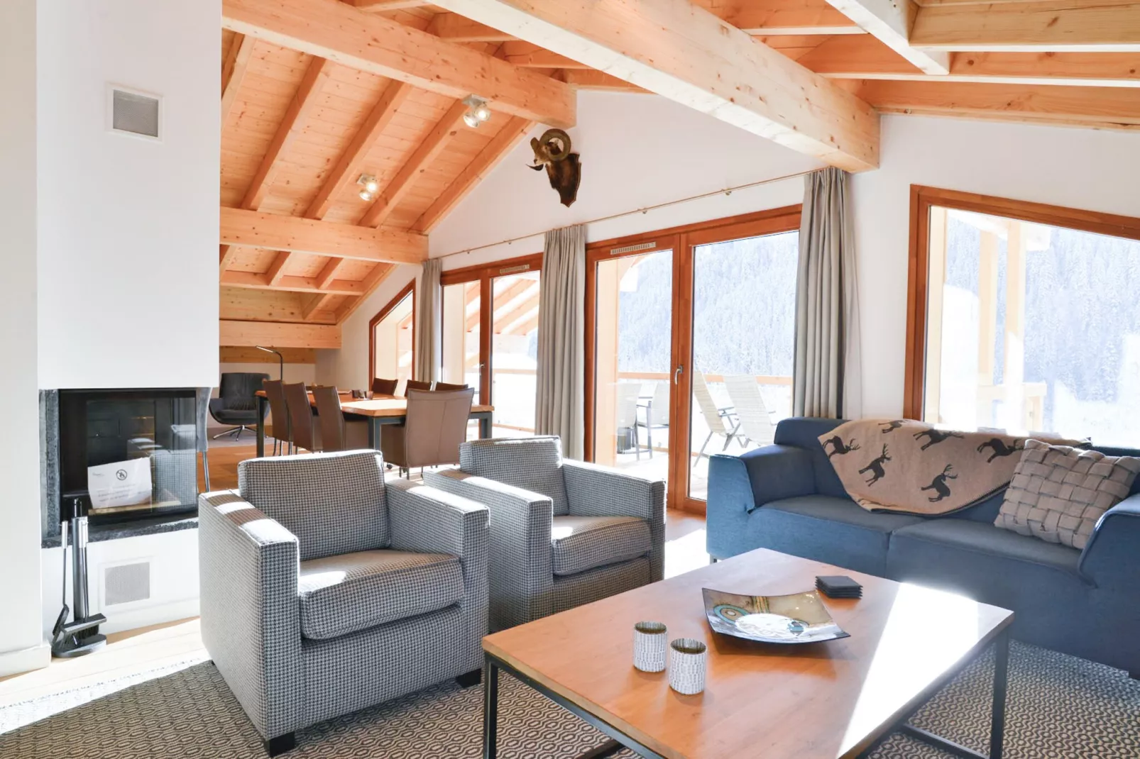 Penthouse 8p.-Wohnzimmer