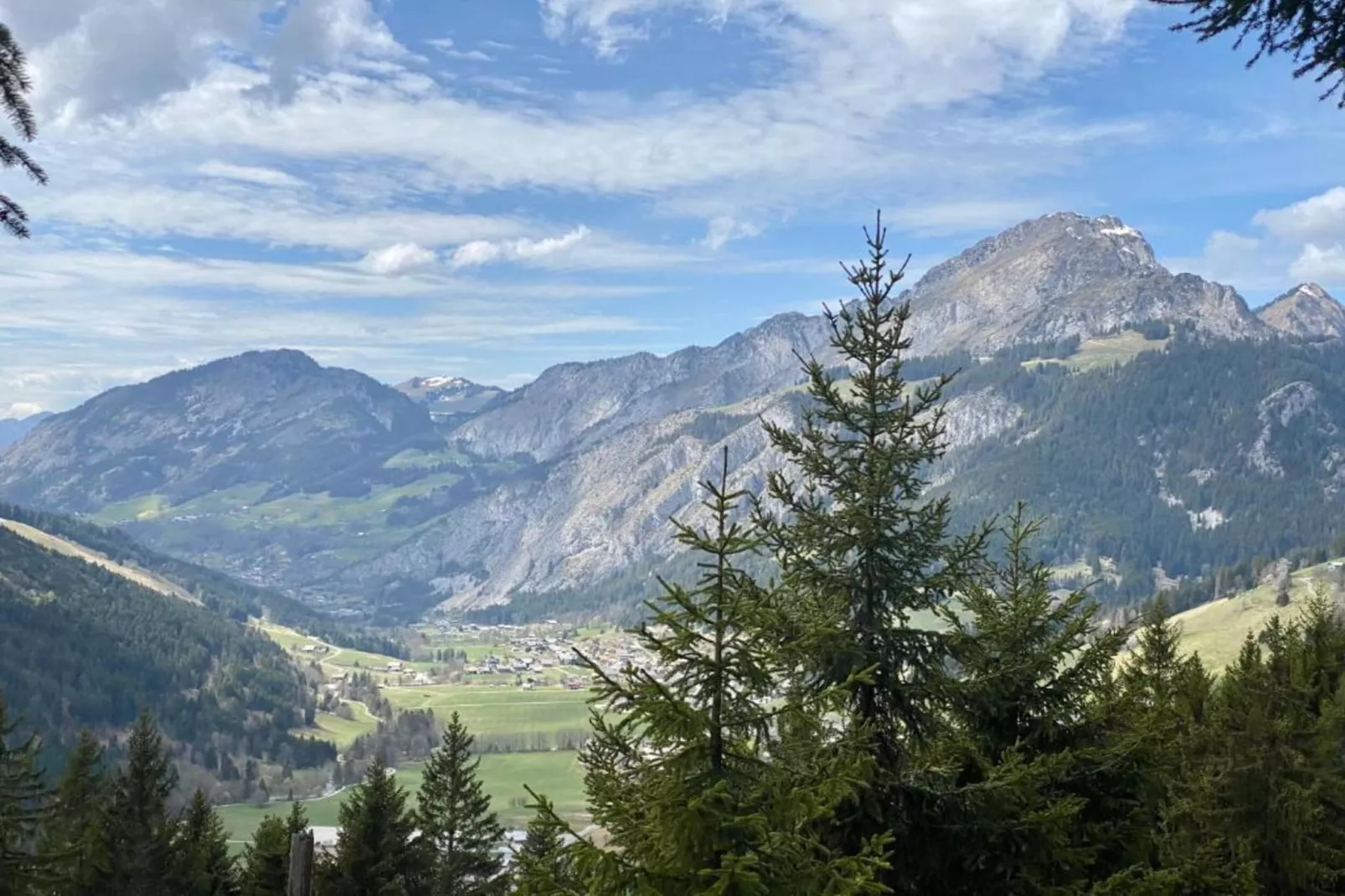 Les Fermes de Chatel 3-Areas within 20km in summer