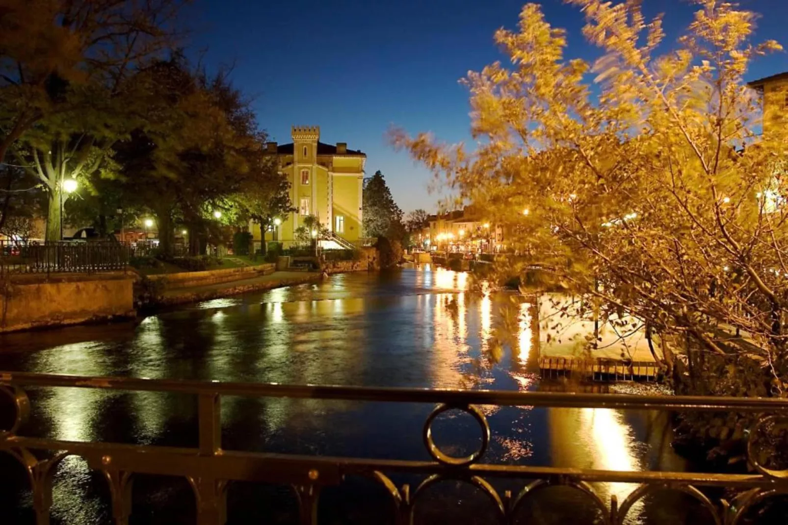 L'oustau de Sorgue 3-Areas within 20km in summer