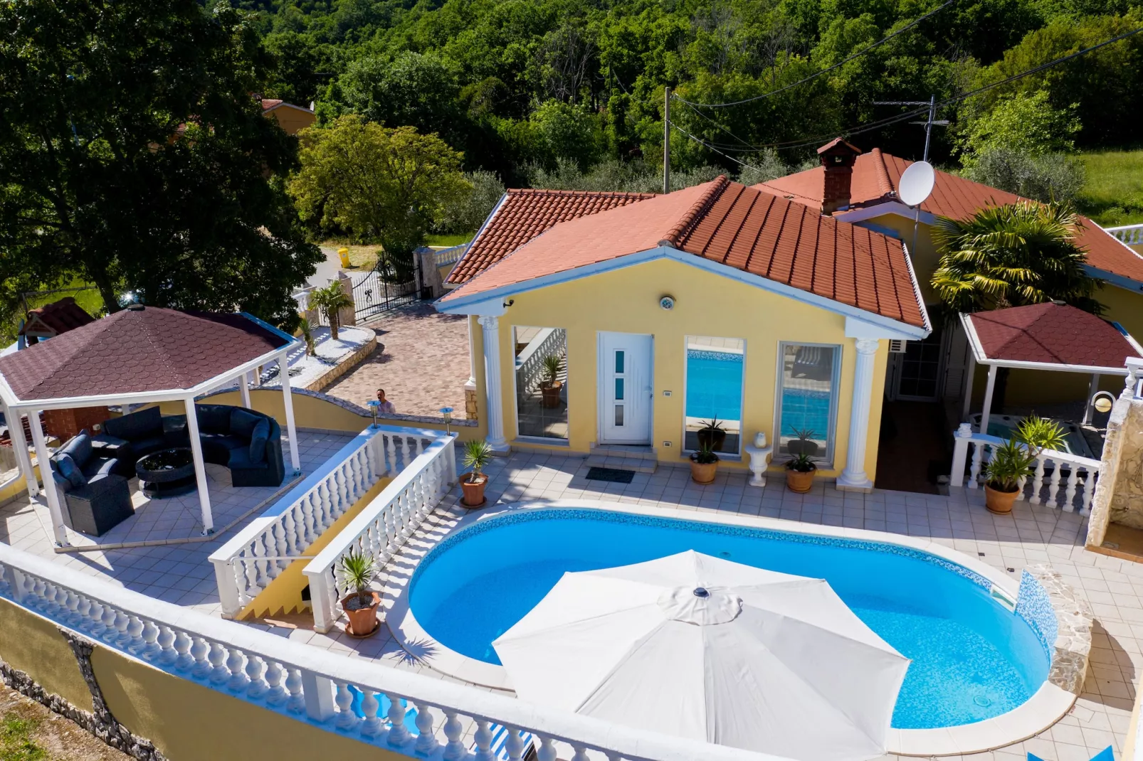 Villa Katarina-Außenbereich Sommer