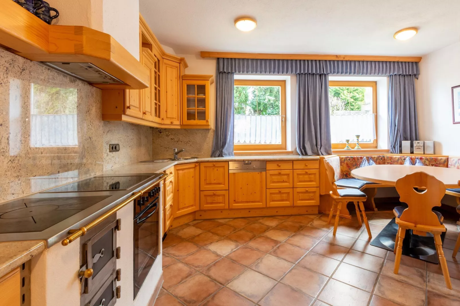 Rofanblick 12PAX-Kitchen