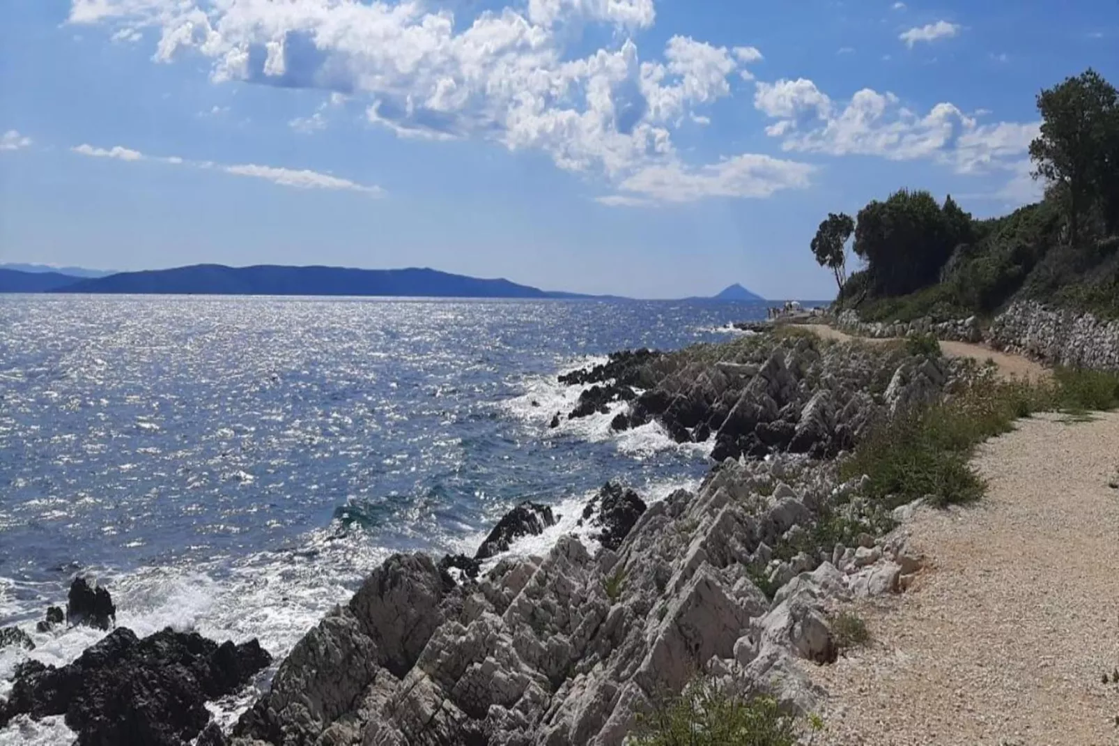 Milly-Areas within 20km in summer