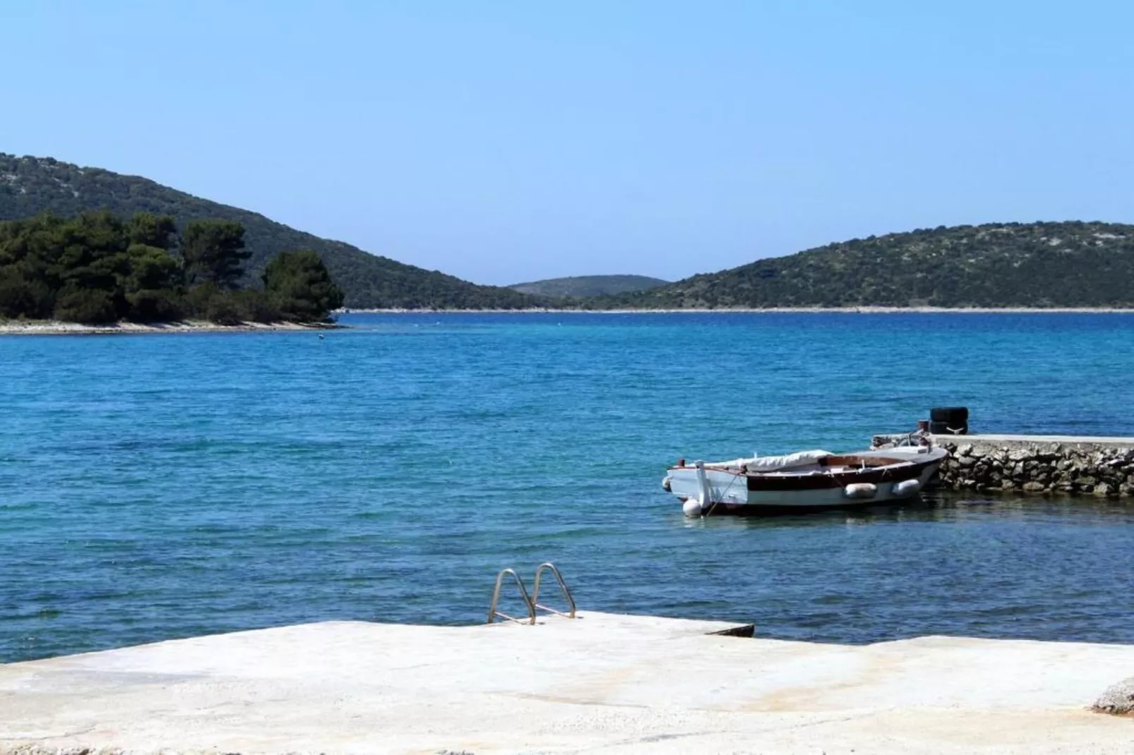 Corto Maltese-Areas within 1km in summer