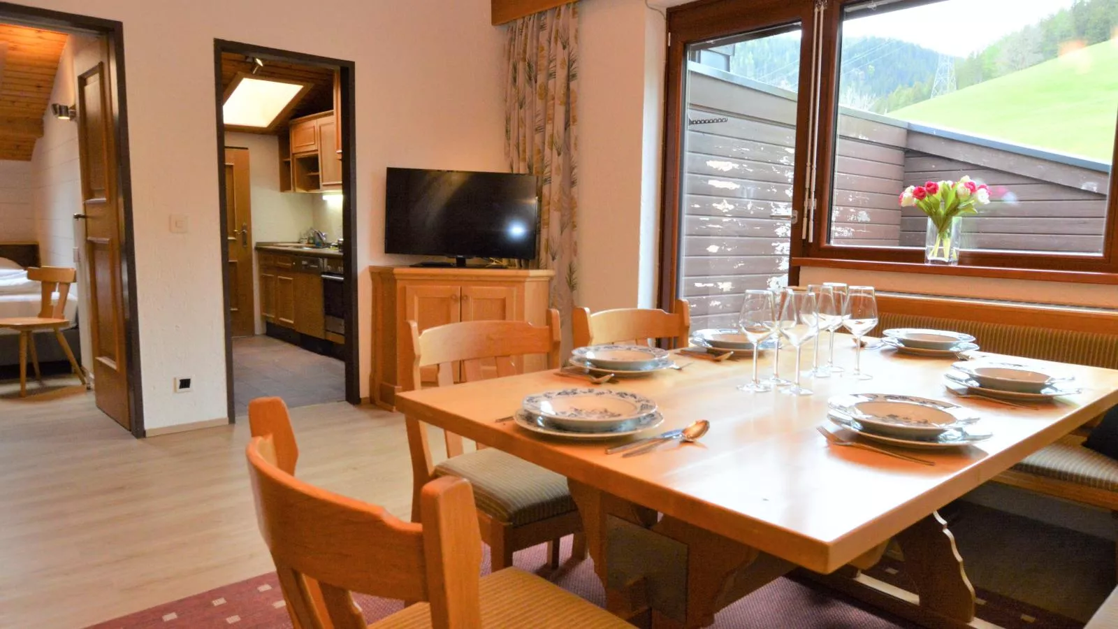 Family Apartment-Esszimmer