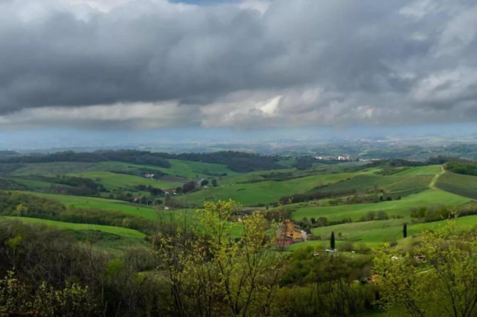 Monna Due-Areas within 20km in summer