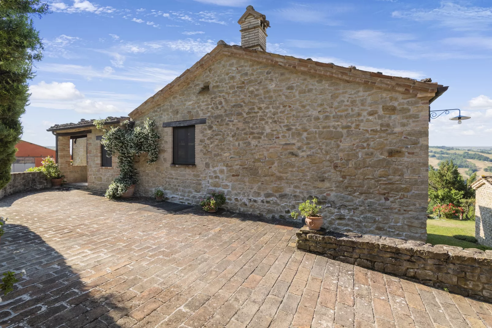 La Sibilla-Exterior in summer