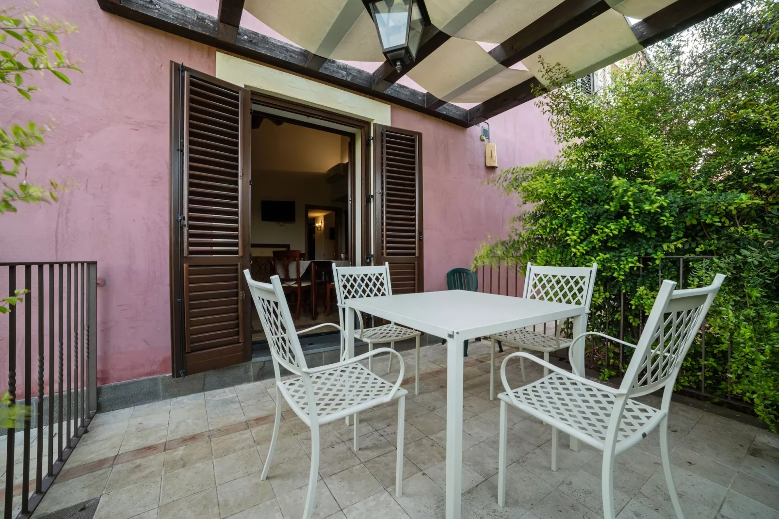 Trilo Carlentini-Terrace balcony