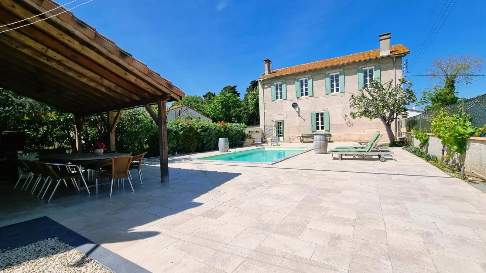 Printemps-Exterior summer