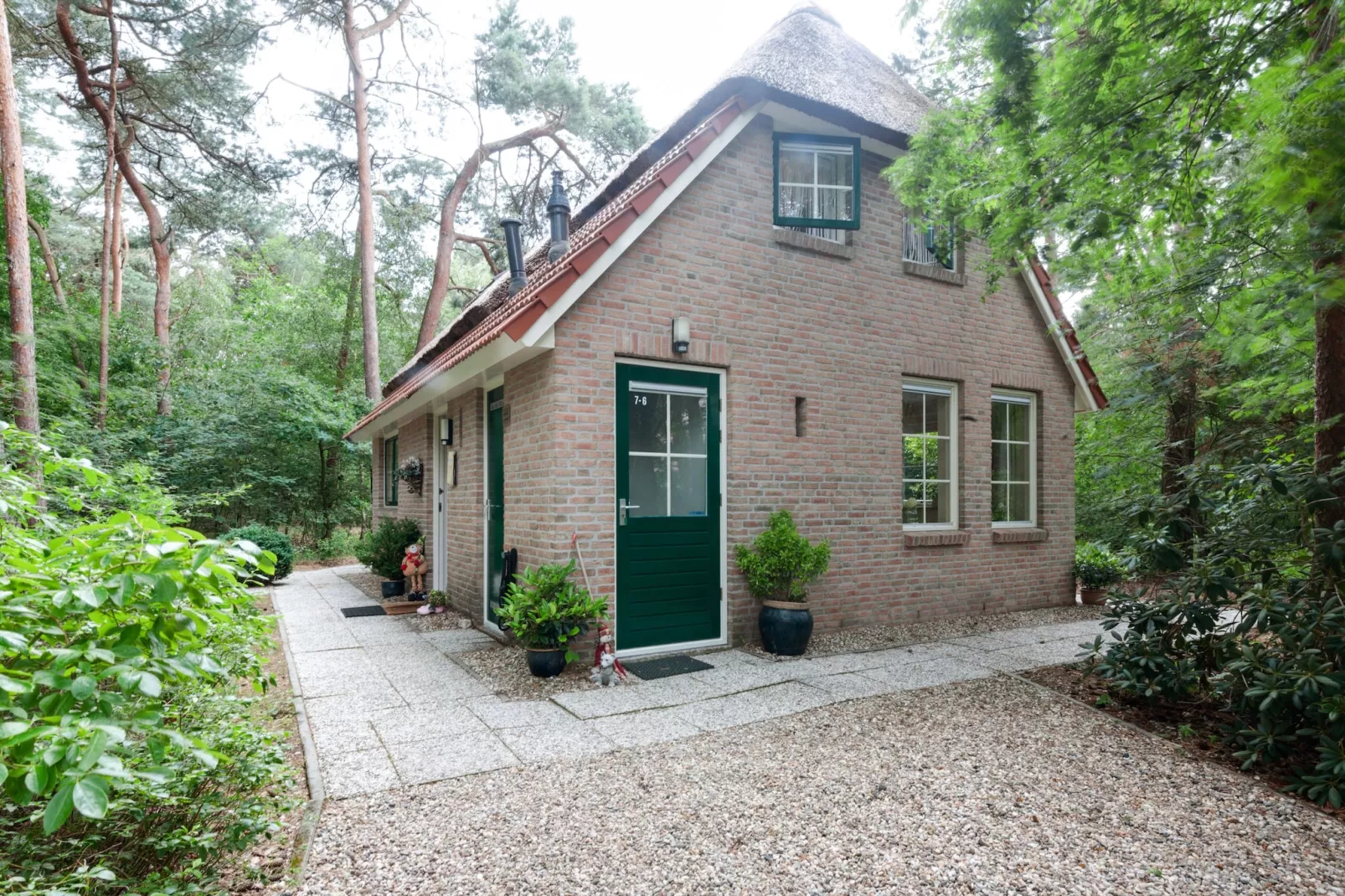Dapama-Exterior in summer