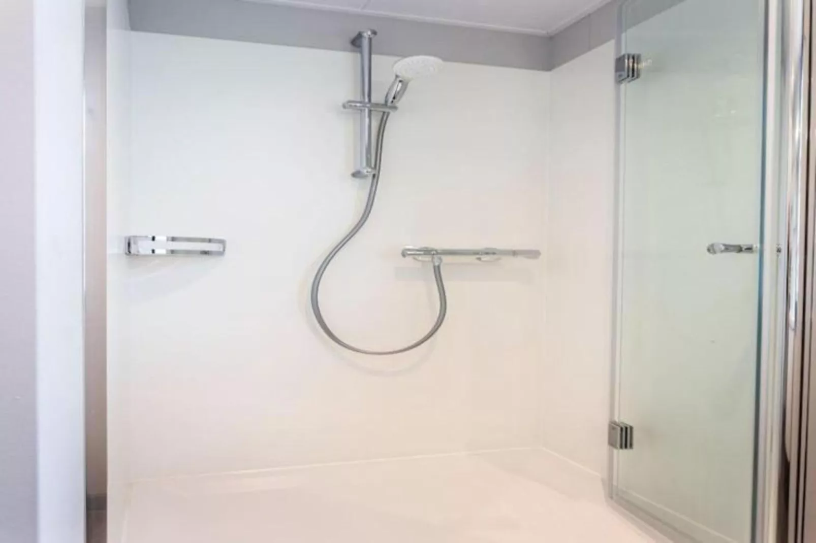 Houseboat 'de Valreep' met tuin - Paviljoenwei 2-Bathroom