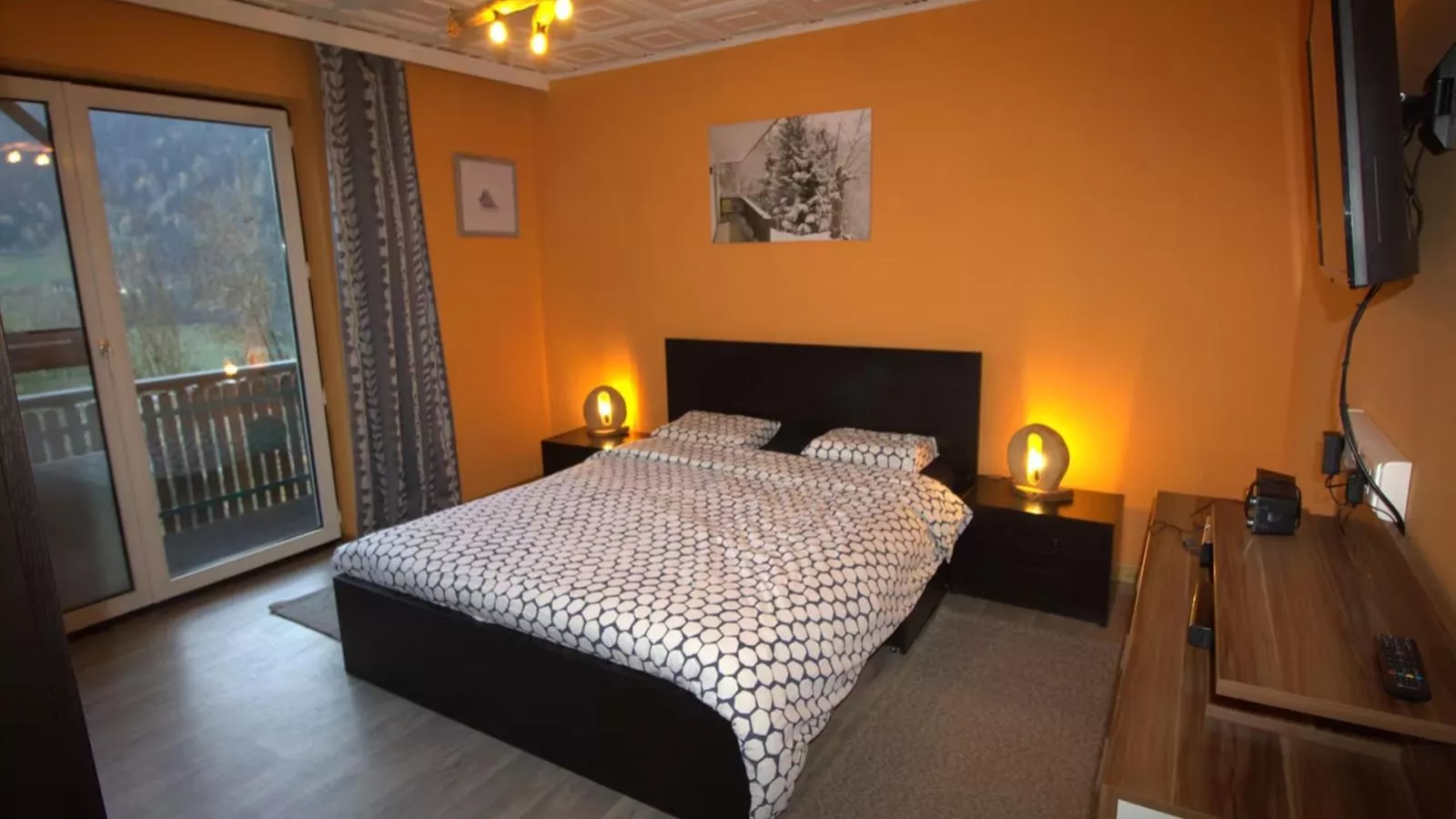 Yannsa-Bedroom