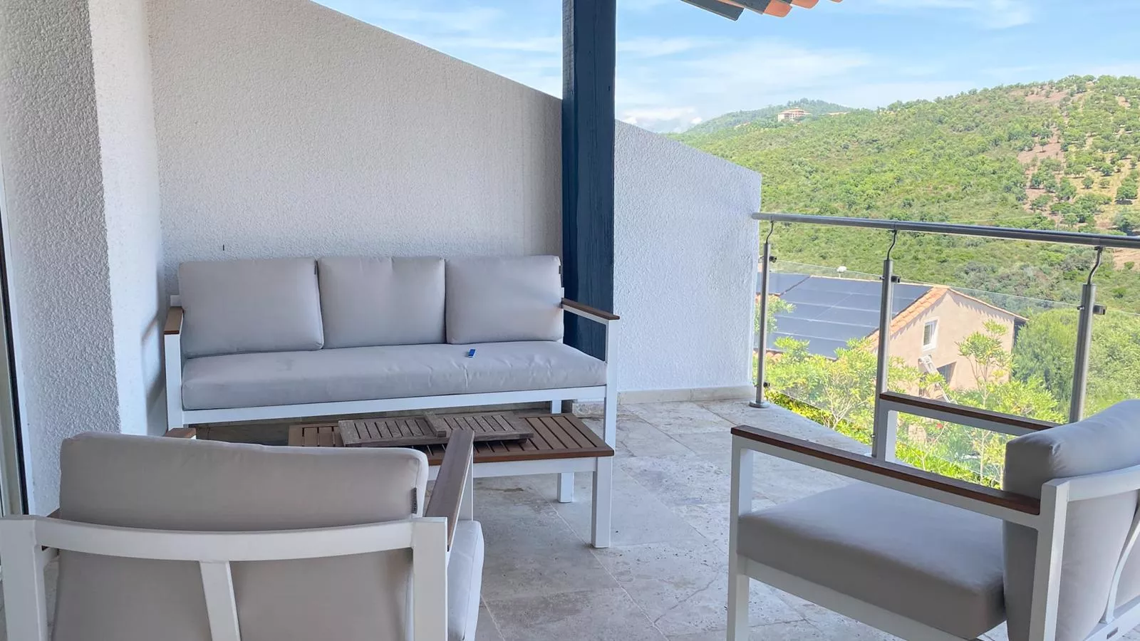 Villa les Oiseaux-Terrace balcony