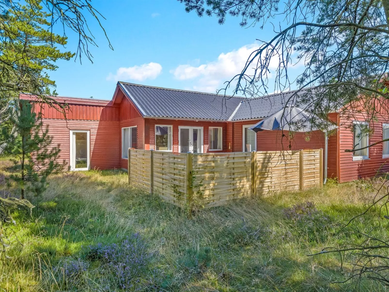 "Dorreth" - 800m from the sea-Outside