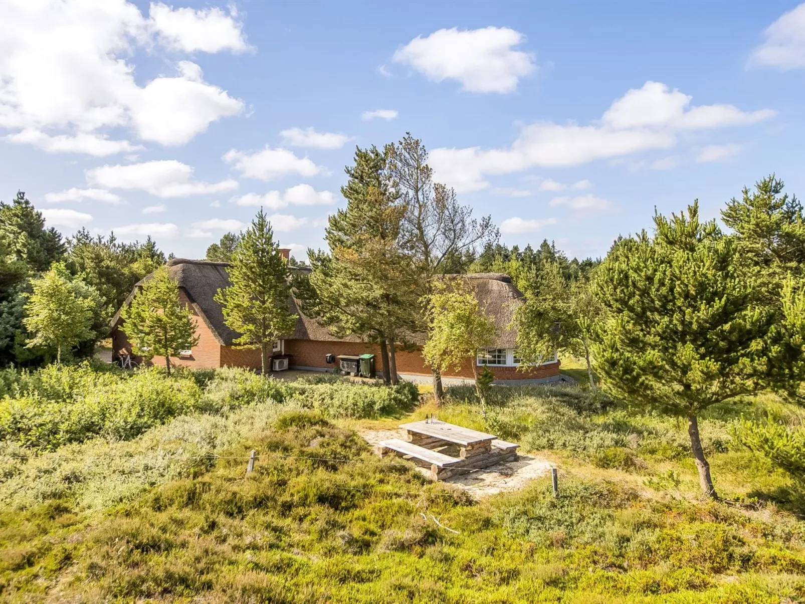"Artan" - 2.6km from the sea-Draußen