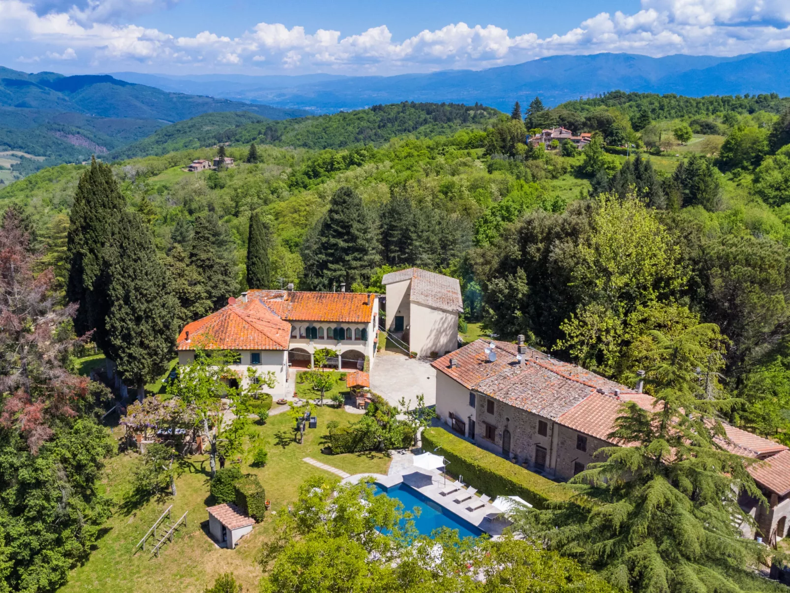Villa Castagnoli-Outside